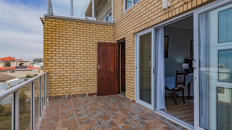 9 Bedroom Property for Sale in Outeniqua Strand Western Cape